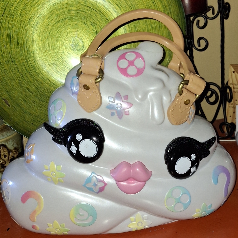 L.O.L. Surprise! White and Pink Poop Emoji Doll Carrier